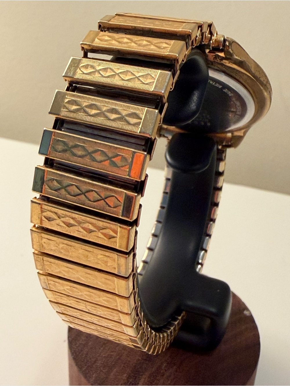 Vintage Pulsar Quartz Day-Date – Gold Tone Stretch Bracelet (36mm) - Picture 6 of 7
